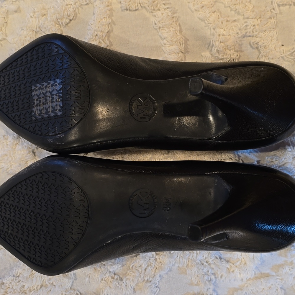 Michael Kors Black Women's Pumps NWOT - Picture 4 of 5